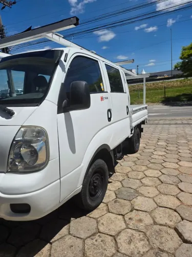 Kia Motors Bongo K-2700 2.7 4x2/4x4 Diesel 2009