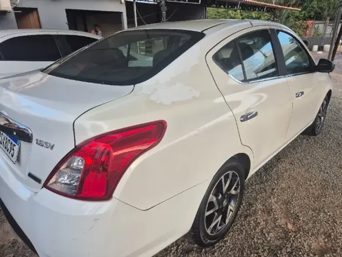 Nissan Versa SL 1.6 16V Flexstart 4P Aut. 2017