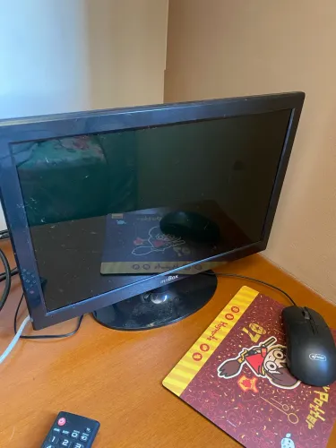 Vendo computador, está com uma mancha na tela mas não interfere em nada 7 meses de uso!
