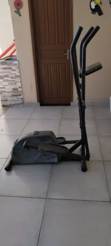 Aparelho de ginastica Elipítico, marca Caloi. 