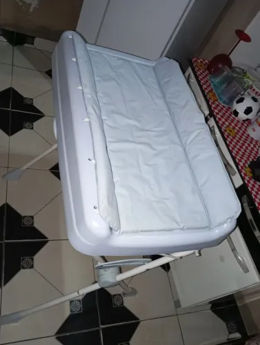 VENDO BANHEIRA COM SUPORTE E TROCADOR COMPLETO