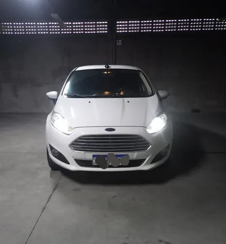 Ford Fiesta 1.6 16V Flex Aut. 5P 2014