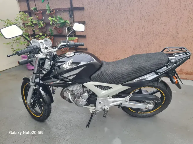 Moto em ótimo estado de conservação