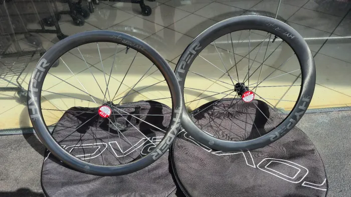 Rodar de carbono hyper light