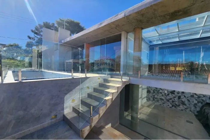 Casa em fase de construção com 960m² em condomínio Colinas de Ibiúna - Ibiúna/SP