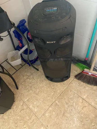 Vendo uma linda caixa de som da Sony