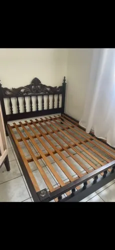 Cama de madeira