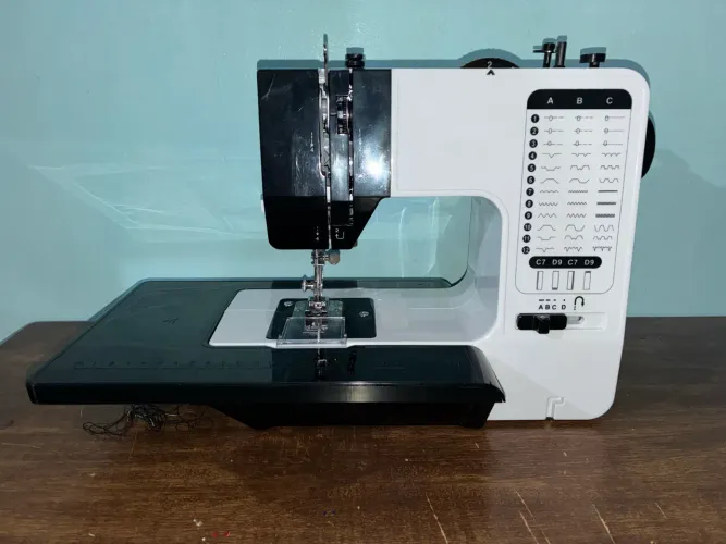 Máquina de costurar doméstica - TRUERZA