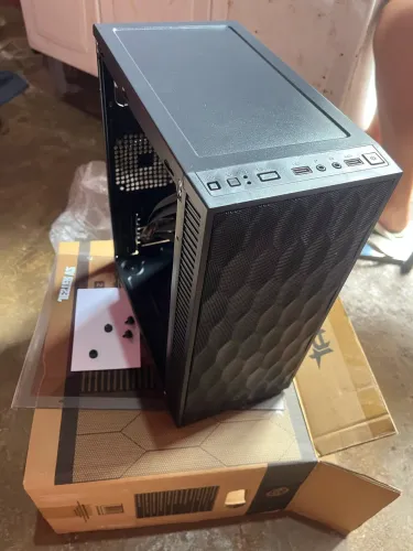 Gabinete gamer fonte e 3 fan cooler 
