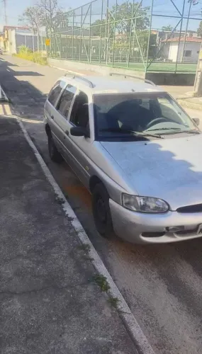Ford Escort GL 1.6 MPI 2000