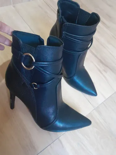 Bota cano curto Constance 