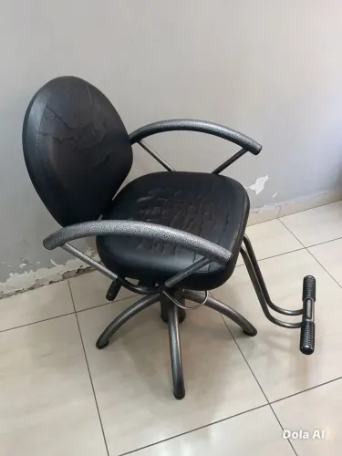 Cadeira de barbeiro profissional - funcionando perfeitamente 