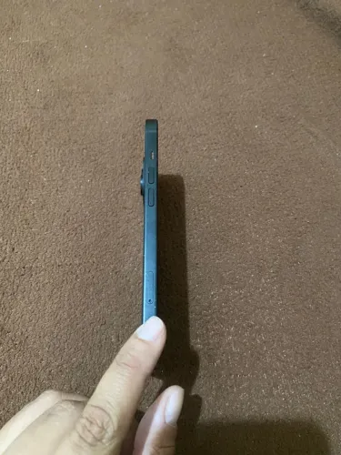iPhone 15 - acompanha caixa e carregador