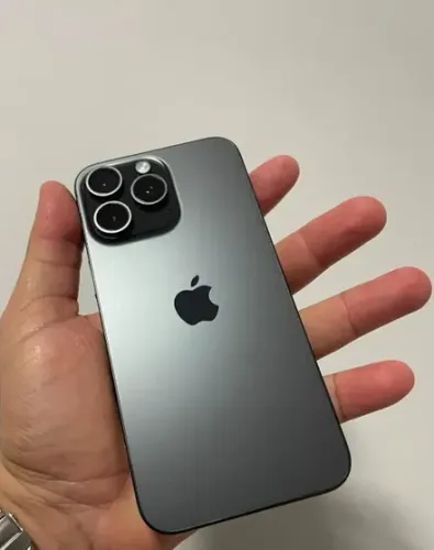 iPhone 15 Pro Max 256GB - Excelente estado!