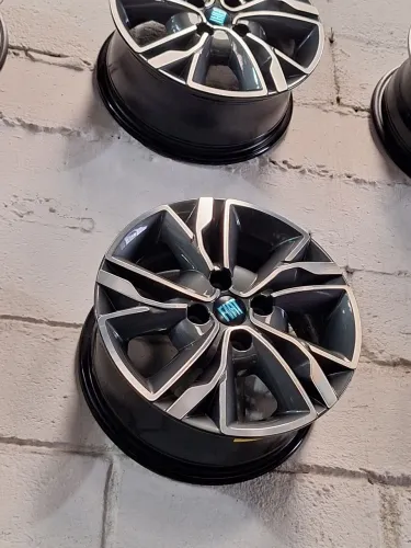 Rodas aro 14 Fiat novas dá KR 1.950 
