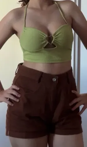 Top cropped verde y2k