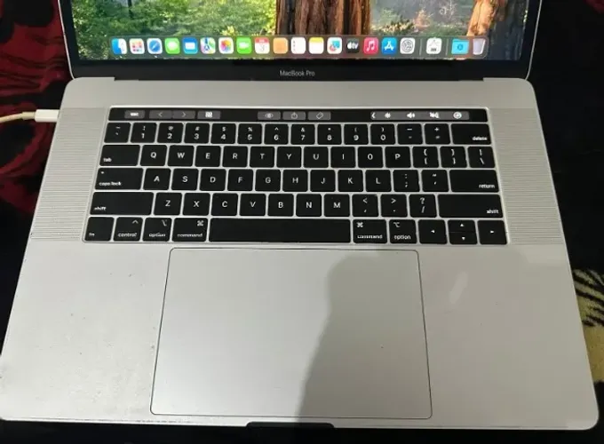 macbook pro 2019 15 pol processador intel i7 ram 16 gb 256 gb completo sem detalhes