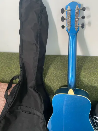 Vendo violão tagima infantil