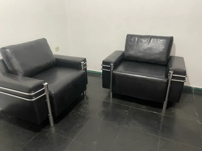 Jogo de Poltrona de Couro
