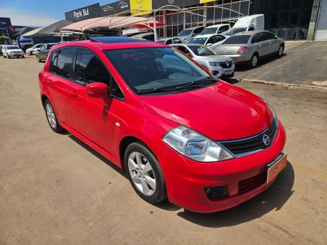 Nissan Tiida SL 1.8/1.8 Flex 16V Aut. 2012