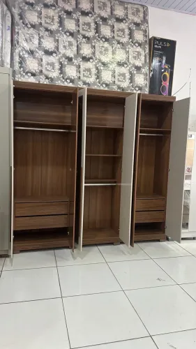 ? GUARDA-ROUPA 6 PORTAS - PEÇA DO MOSTRUÁRIO ?