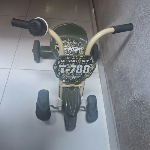 Triciclo infantil