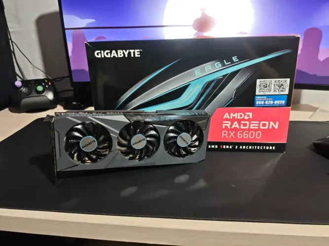 Placa de Vídeo Gigabyte Radeon RX 6600 Eagle 8GB (3 Fans) - Com caixa
