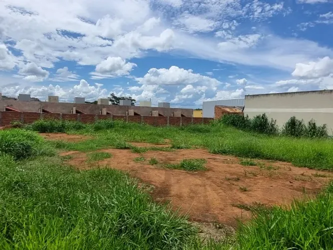 Lote Plano de 373 m² em Avenida - Residencial Della Penna | Goiânia-GO