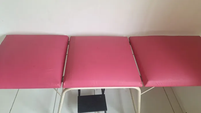 Vende - se Maca com 3 posição acompanha a escadinha