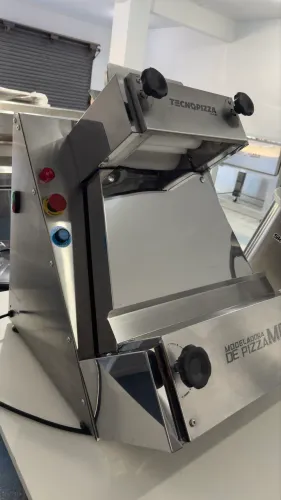 Modeladora TECNOPIZZA mc45 220v 