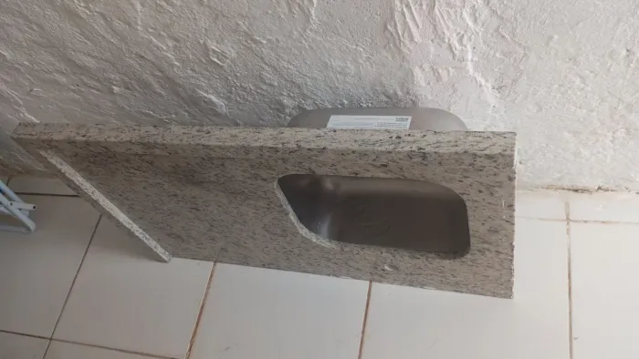 Vendo uma pia do mármore nova 200 reais