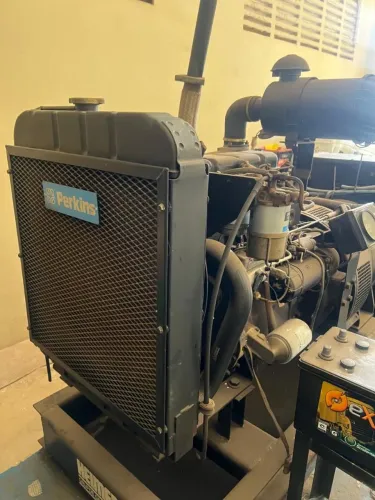 Gerador Perkins 55 kVA Trifásico - Usado