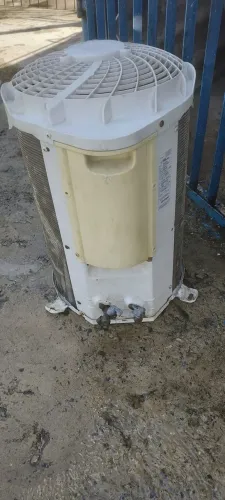 UNIDADE CONDENSADORA SPRINGER DE 9 MIL BTUS EM OTIMO ESTADO, MAS COM COMPRESSOR RUIM