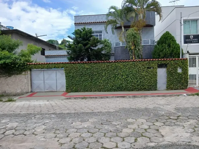 Imóvel para venda possui 188 metros quadrados com 3 quartos em Jardim Colorado - Vila Velh