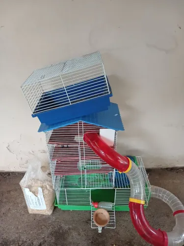 Gaiola Completa para Hamster com Tubos e Acessórios - R$ 90