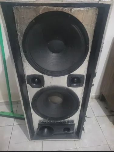 Caixa de som 1100wts rms