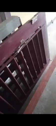 VENDO PORTA ESTILO PERSIANA JATOBÁ 2,10 x 80