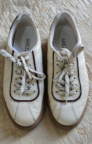 Tênis bege Arezzo 