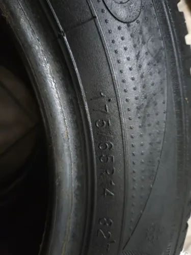 4 Pneus 175/65 R14 meia vida