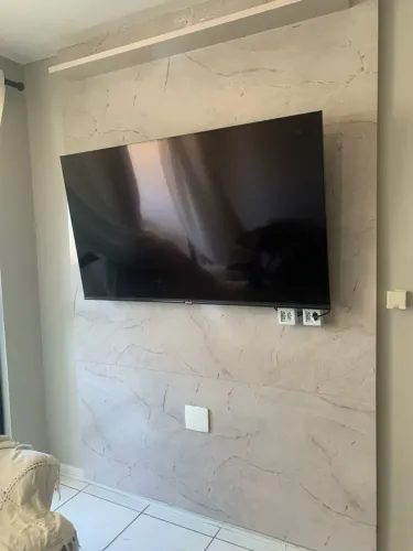 Painel de TV até 60? com 3 meses de uso