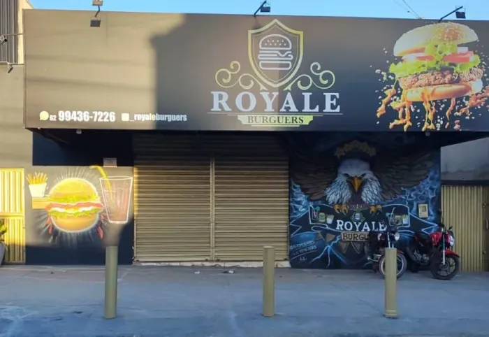 Sala comercial av.da divisa Senador Canedo. 