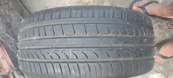 Pneu R17 205/45