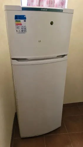 Vendo geladeira consul usada