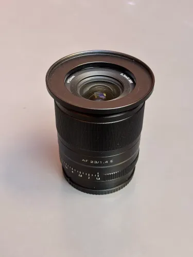Lente Viltrox 23mm f/1.4 E-Mount