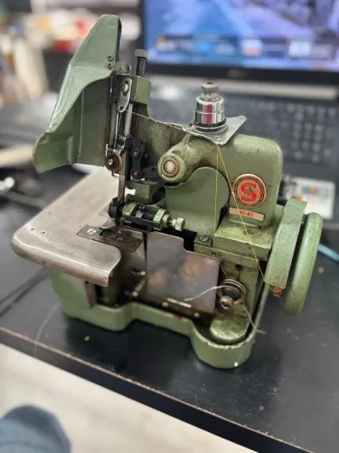 Máquina de Costura Industrial Singer 81-B7