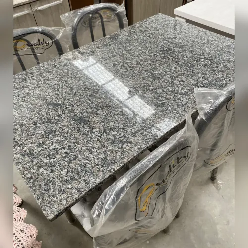 Mesa com 4 cadeiras - entrego 