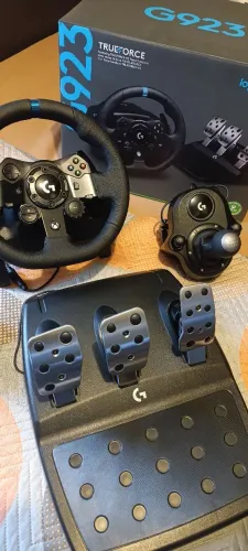 Volante Logitech G923 + Câmbio (Xbox/PC)