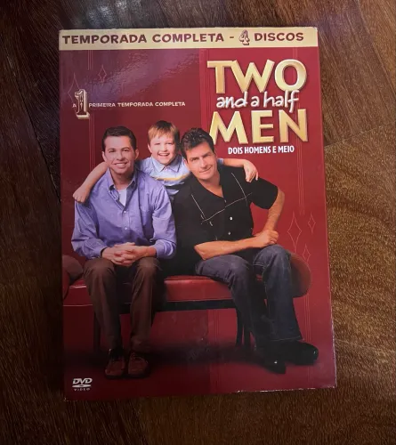 Two and a half men - 1a a 5a temporada completas em DVD