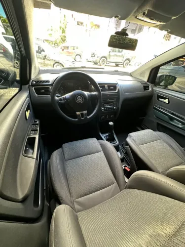 Volkswagen Fox 1.0 MI Total Flex 8V 5P 2013
