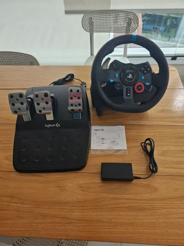 Volante Logitech G29 para PS5, PS4 e PC